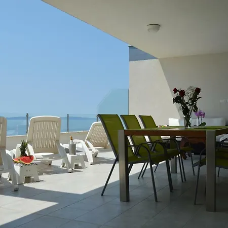 Appartement Penthouse Znjan Beach